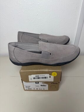Clarks Men’s Haley Park Grey Suede Loafers New in Box Size 9
